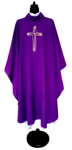 Ornat fioletowy ze złotym krzyżem