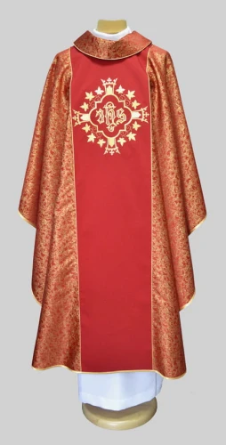 Ornat eucharystyczny w kolorze czerwonym