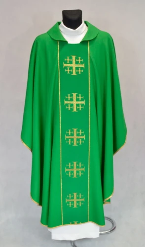 Zielony ornat liturgiczny z krzyżami jerozolimskimi